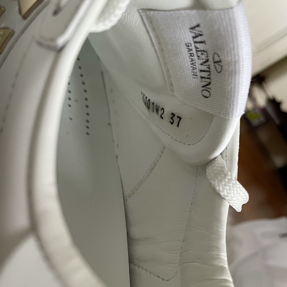 AUTHENTIC Valentino Garavani rock stud sneakers - Picture 5 of 9